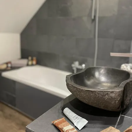 Kleines Altstadt-gaestehaus Mit Garten Und Herz